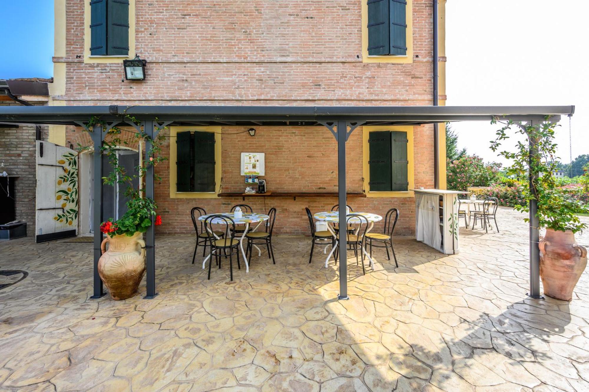 La Casa Di Valeria - Modena Bed & Breakfast Dış mekan fotoğraf